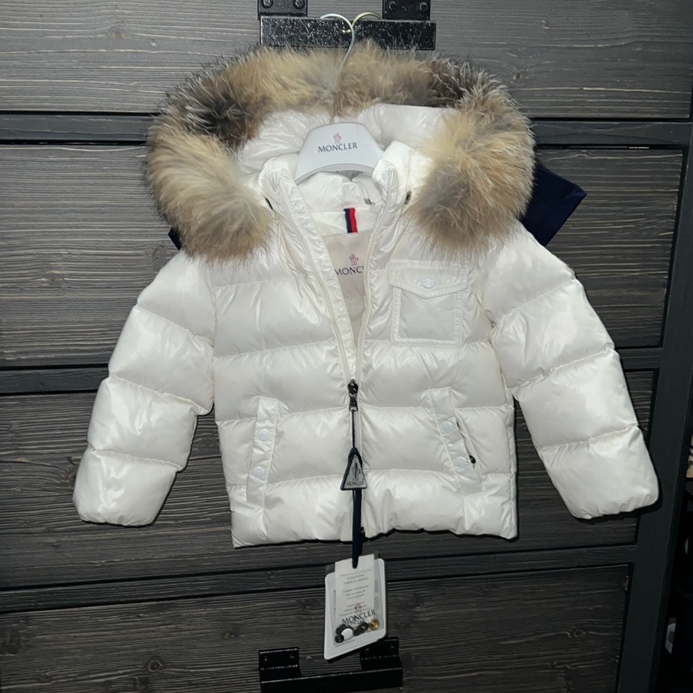 Kids 2 year White Moncler still under warranty with receipts